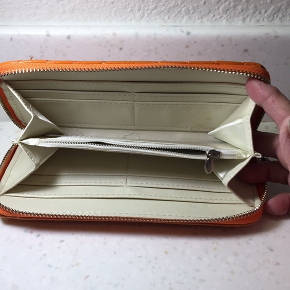 Women’s Wallet Clutch - Picture 3 of 5